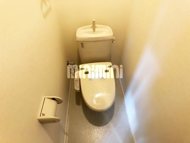 トイレ　温水洗浄便座付き