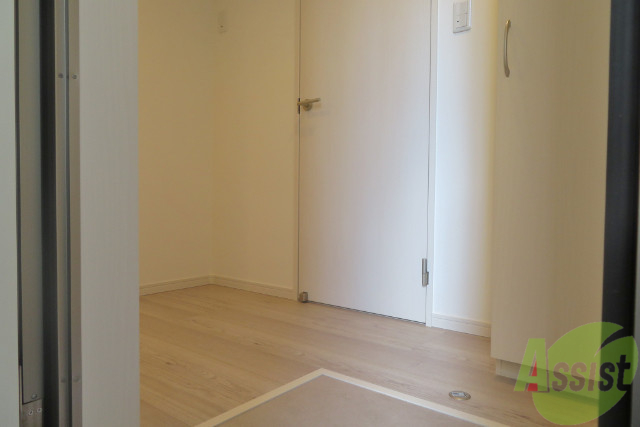 玄関　玄関から見た景色はこちらです。イメージできますか。