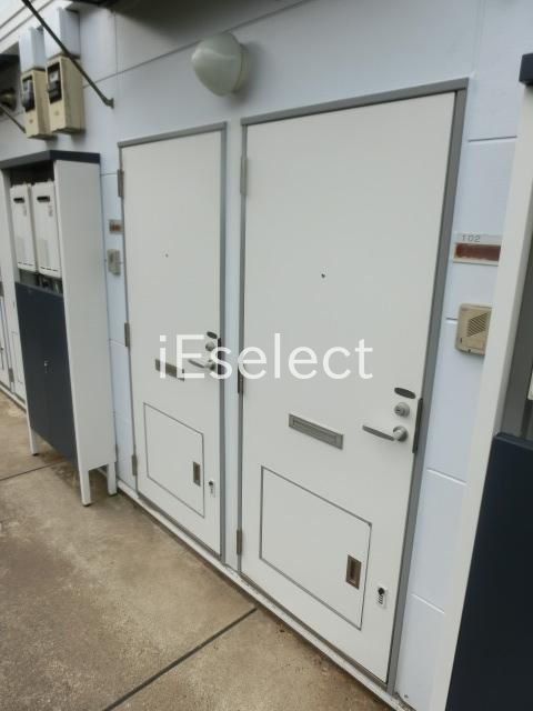 セキュリティ　玄関ドアです