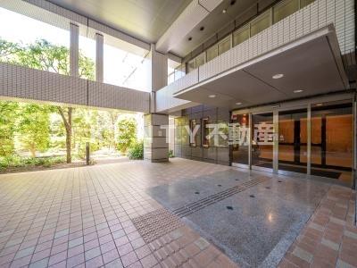 エントランス　清潔なエントランスです