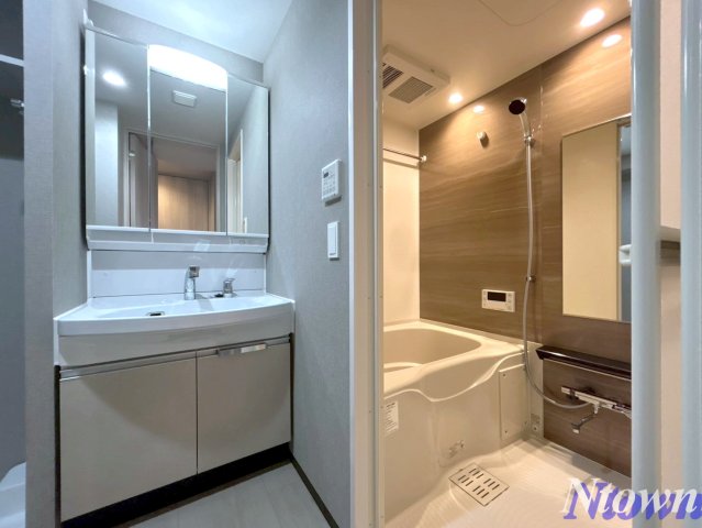 洗面設備　使いやすい洗面所です