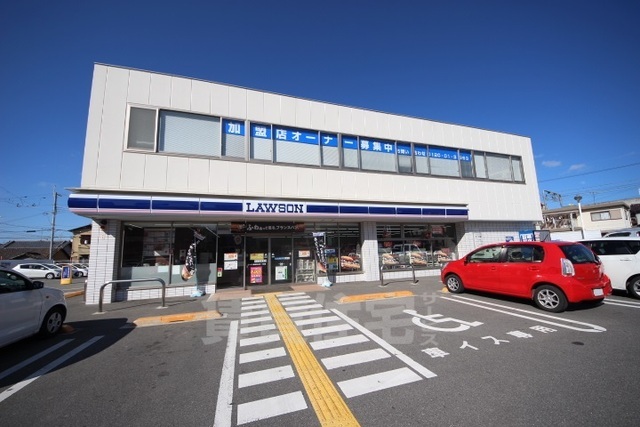 コンビニ　ローソン　奈良芝辻町一丁目店（コンビニ）まで243m