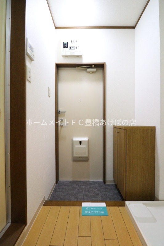 玄関　同型別部屋写真