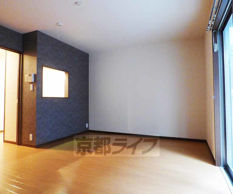 居室・リビング　広々とした室内です。