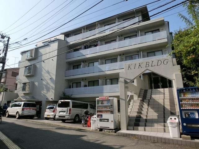 建物外観　コンクリート打ちっ放しのお洒落な外観