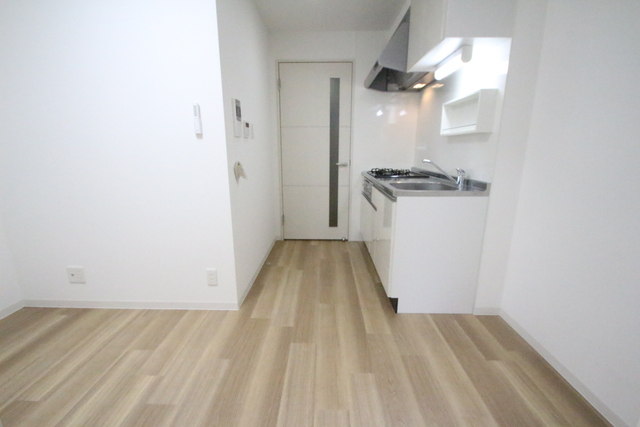 居室・リビング　※同号室の別階のお写真です