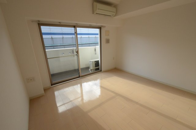 居室・リビング　エアコン付きで初期費用を抑えられます♪