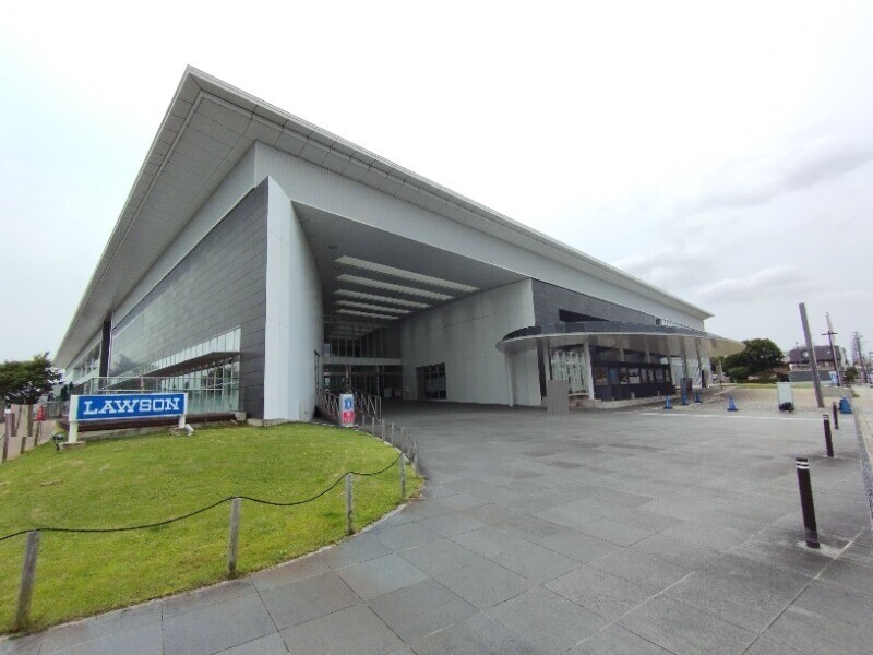 図書館　りぶら（岡崎市立中央図書館）（図書館）まで609m