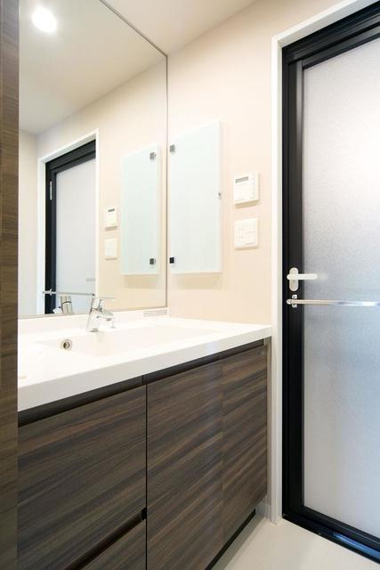 洗面設備　※写真は同タイプ住戸です。