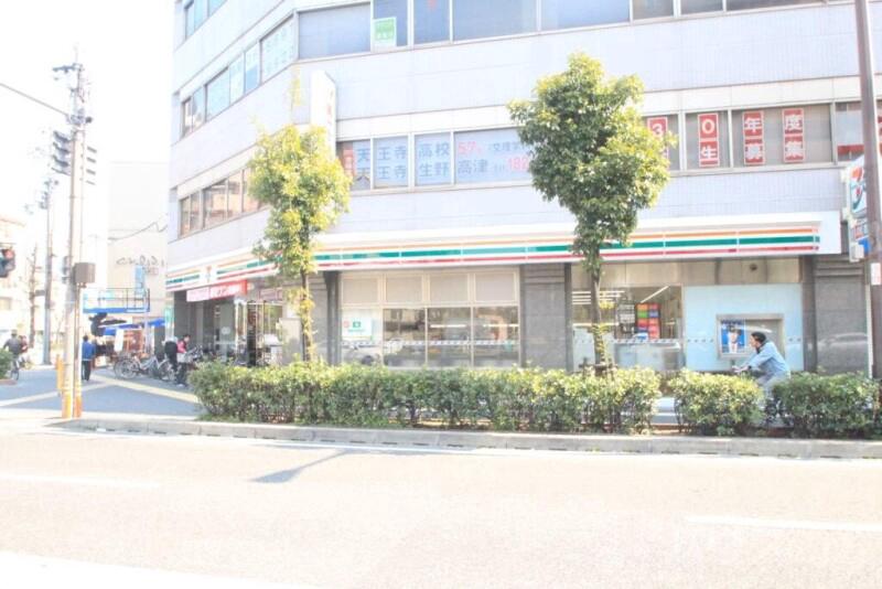 コンビニ　セブンイレブン 大阪浜口東３丁目店（コンビニ）まで182m