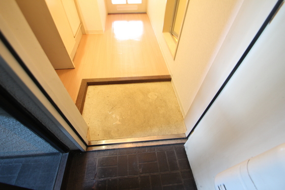 玄関　※別部屋の写真です
