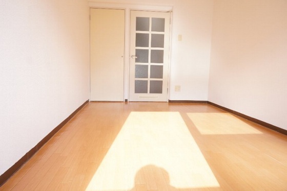 居室・リビング　※別部屋の写真です