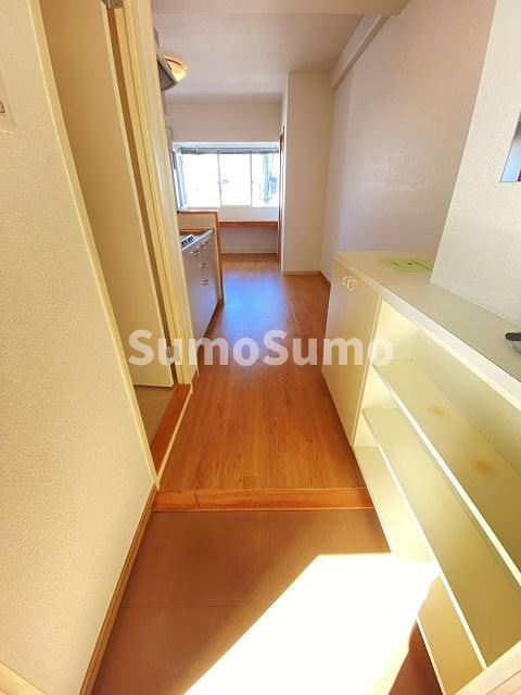 玄関　収納もある玄関です