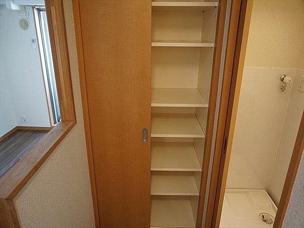 収納　※別部屋の参考写真です。