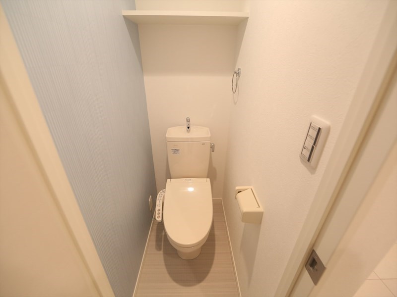 トイレ　温水洗浄暖房便座付トイレ