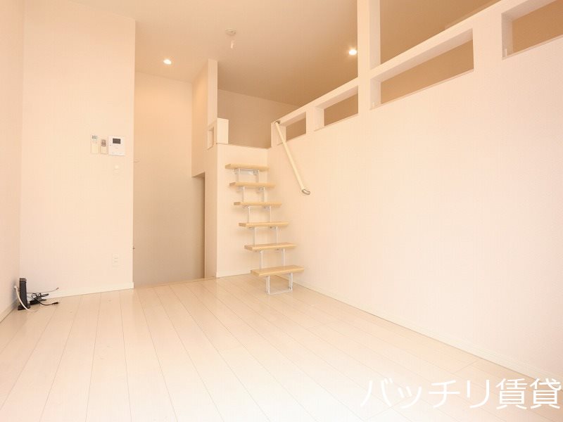 居室・リビング　画像は同シリーズ参考画像の為、現況を優先いたします。