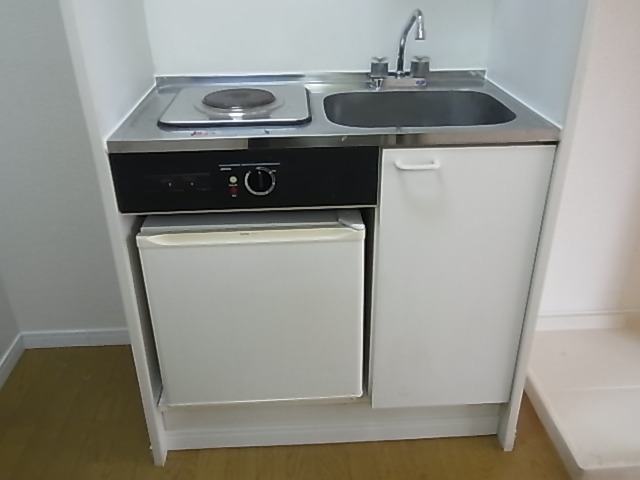 キッチン　安心・安全の電機コンロです。