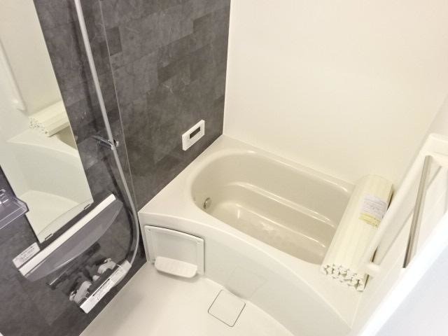 バス・シャワールーム　一日の汗や疲れはこちらで癒してください