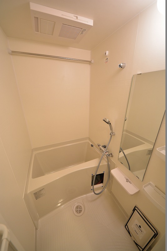 バス・シャワールーム　プレサンス谷町リーベ　浴室