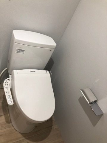 トイレ　※同仕様写真含む