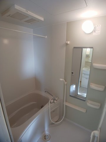 バス・シャワールーム　ゆったり過ごせるお風呂です
