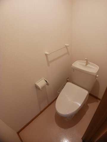 トイレ　清潔感のあるトイレです