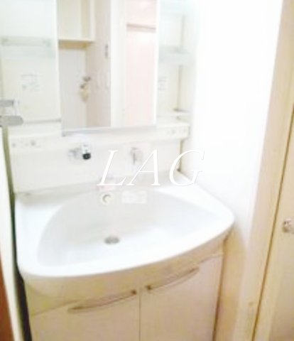 洗面設備　独立洗面台です。