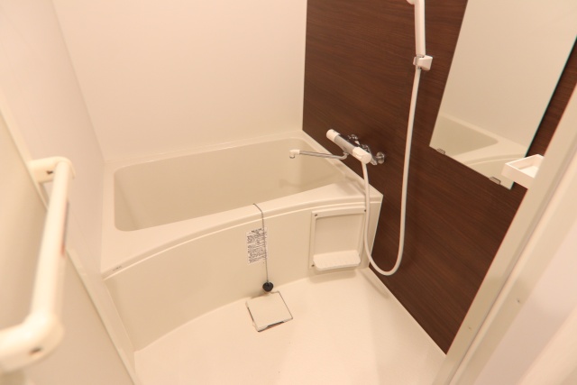 バス・シャワールーム　※別室の参考写真の為、現況優先です。