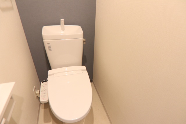 トイレ　※別室の参考写真の為、現況優先です。