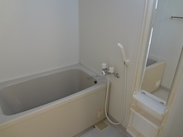 バス・シャワールーム　２０３　浴室