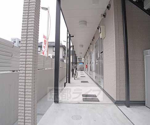 エントランス　キレイにされております