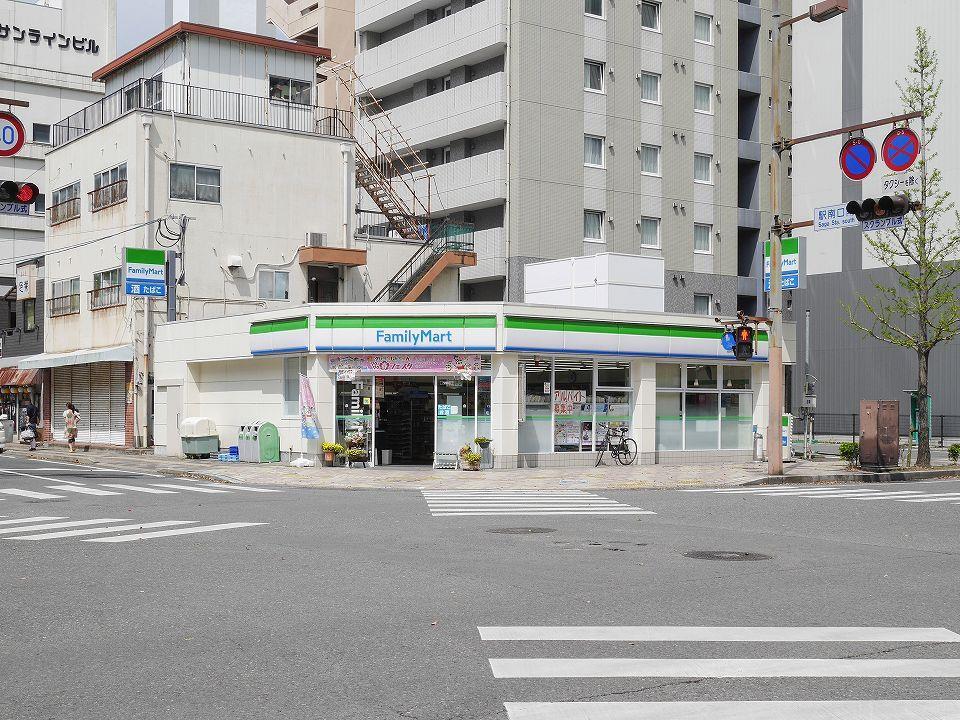コンビニ　ファミリーマート 佐賀駅南口店（コンビニ）まで400m