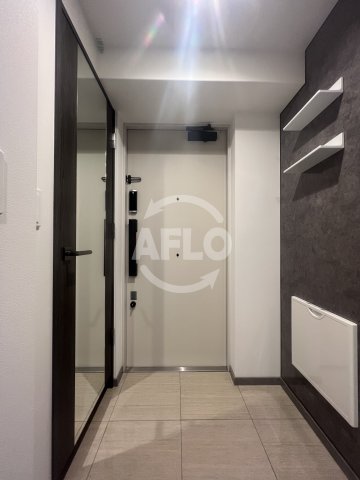 玄関　エステムプラザ南船場レジスタ　玄関