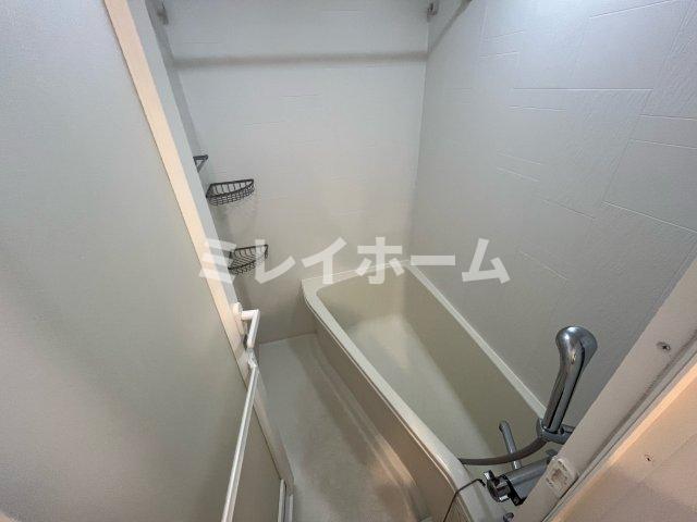 バス・シャワールーム　同建物内別のお部屋の参考写真になります。