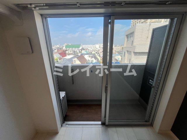 バルコニー　同建物内別のお部屋の参考写真になります。