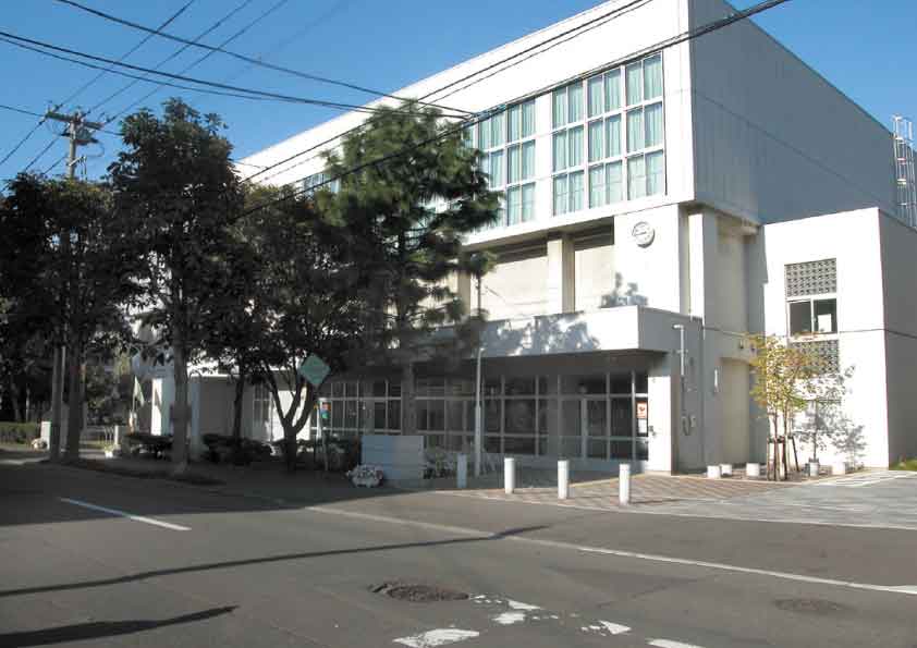 中学校　札幌市立伏見中学校（中学校）まで293m