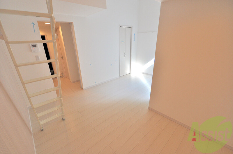 居室・リビング　築浅物件なので、ピカピカのお部屋です