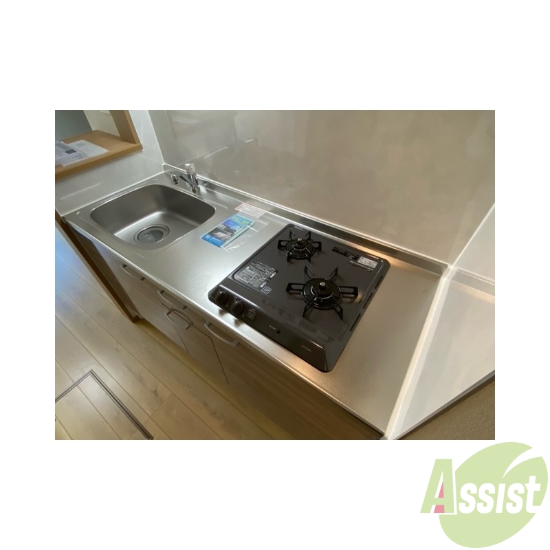 キッチン　２口のガスコンロが設置済み、お料理しやすそうですね