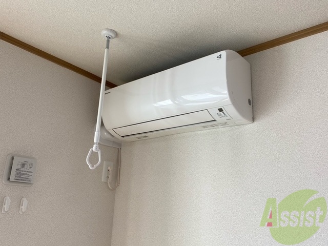 その他設備　エアコンはお部屋の角に、シーズン問わず活躍です