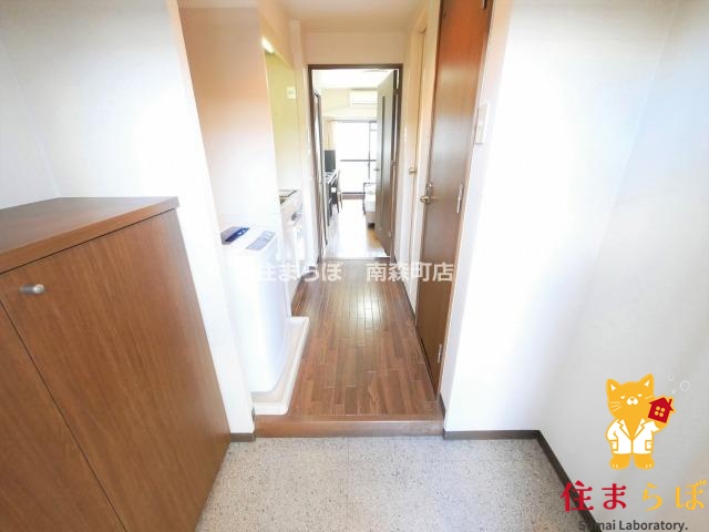 玄関　「気になったら、LINEで気軽に相談できますよ。」