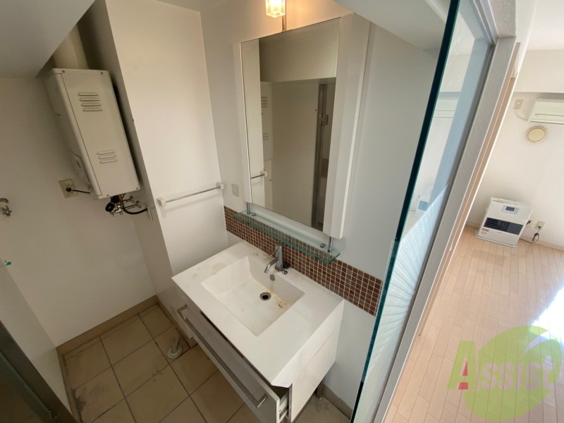 洗面設備　こちらに洗面台があります。朝の洗顔はこちらで。