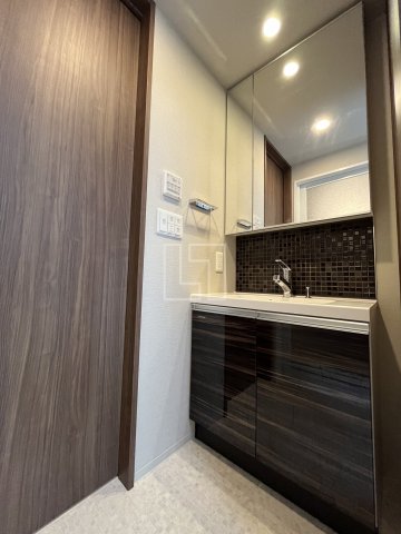 洗面設備　コンフォリア北浜　洗面脱衣所