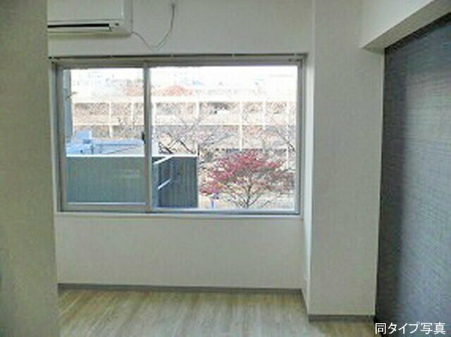 居室・リビング　☆明るい洋室☆