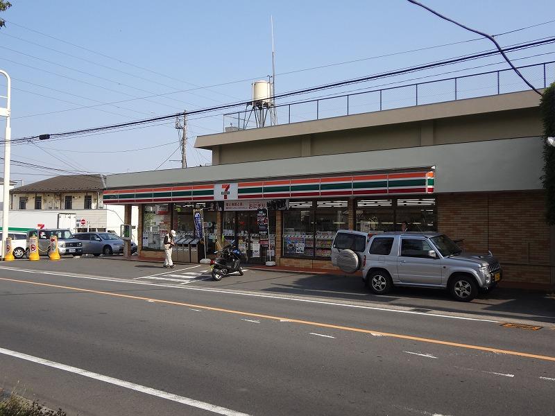 コンビニ　セブンイレブン（コンビニ）まで355m