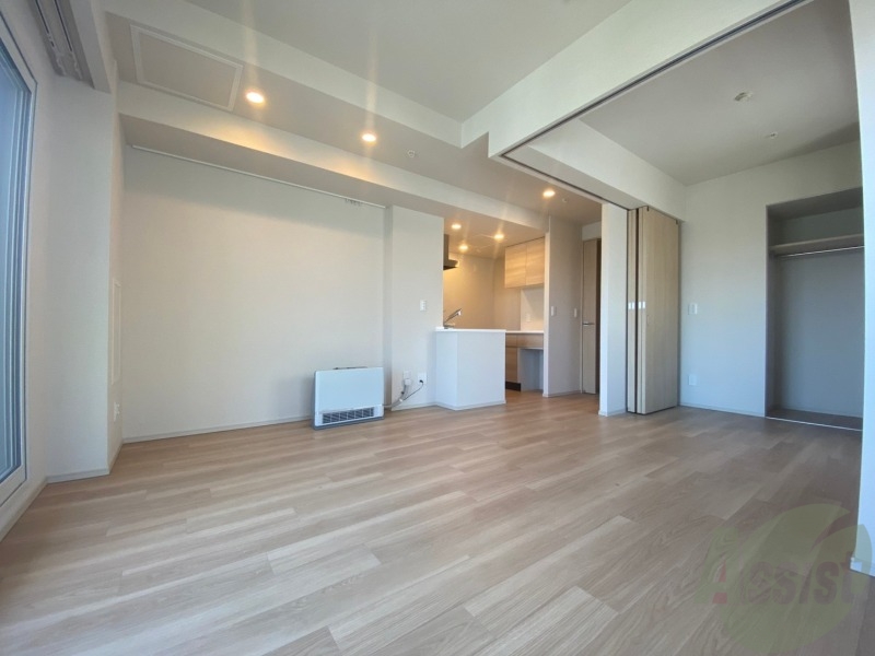 居室・リビング　広くてキレイなお部屋が広がっていて、充実した生活が送れそう。