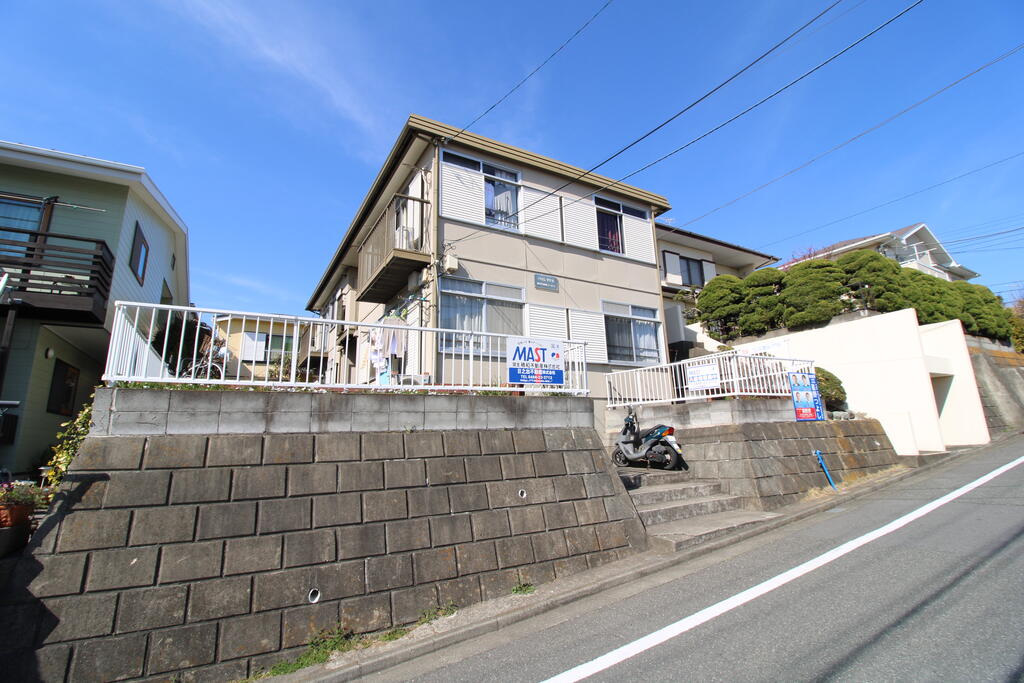 建物外観　2Ｆ手前の角部屋です！！