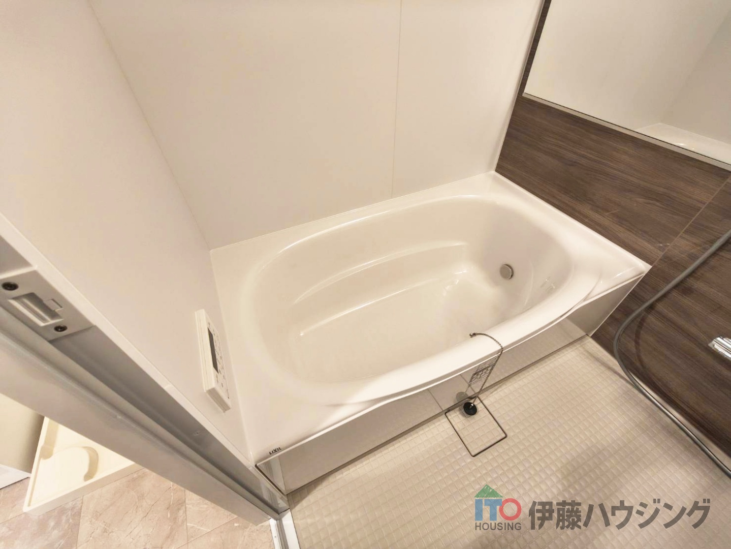 バス・シャワールーム　同間取りの別部屋の写真です。色合い等違う場合がございます。