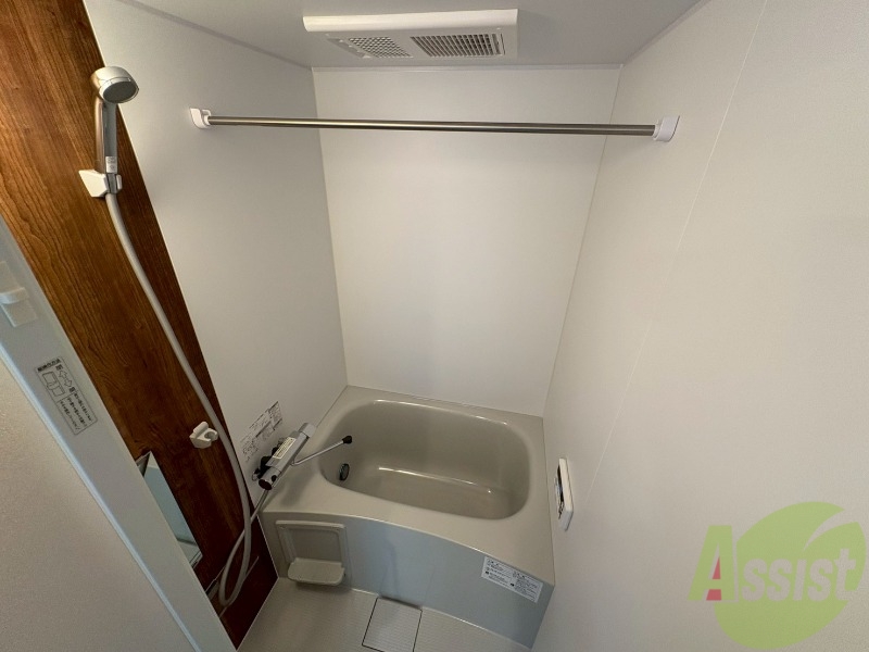 バス・シャワールーム　浴槽が広いので日々の疲れも癒されますね。