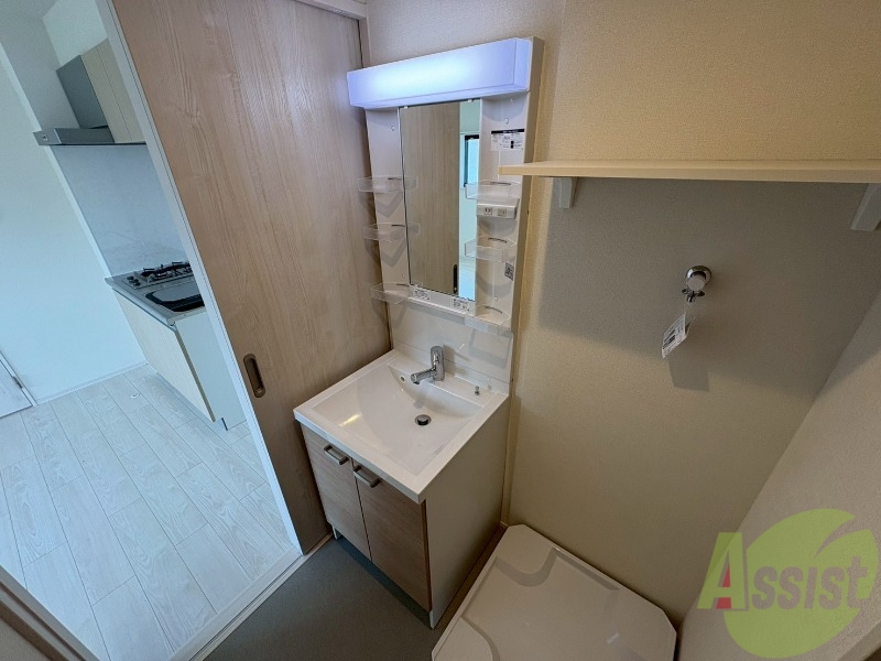 洗面設備　独立洗面台があるので朝の身支度もしやすいですね。