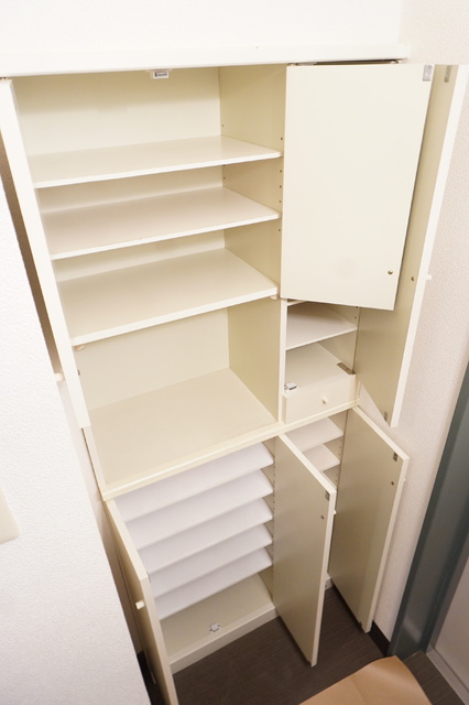 玄関　シューズボックス